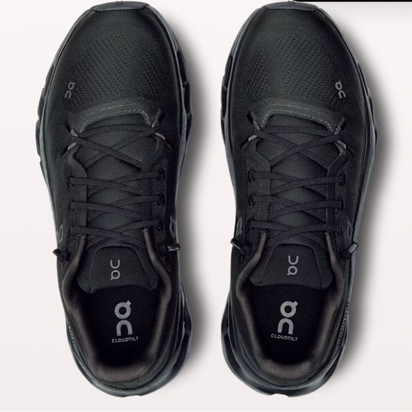 On Cloudtilt all black size 7 in excellent condition - Picture 2 of 5